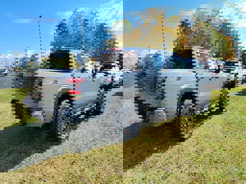 New 2026 Nissan Frontier PRO-4X w/ Pro-4x Convenience Package image 3