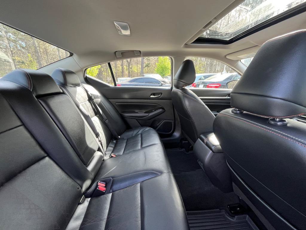 Used 2024 Nissan Altima 2.5 SR w/ SR Premium Package FWD image 33