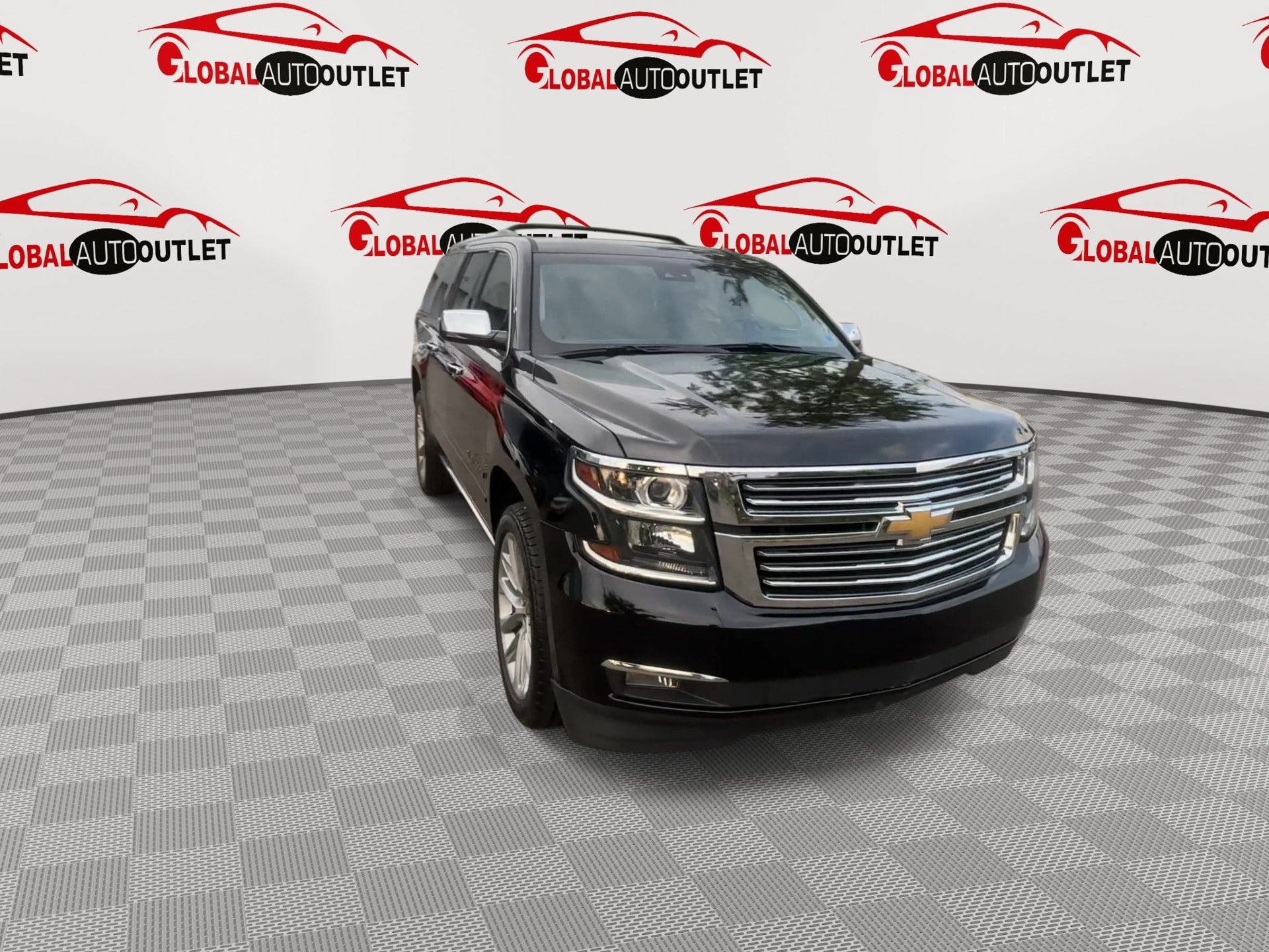 Used 2019 Chevrolet Suburban Premier w/ Premier Plus Edition AWD/4WD image 3