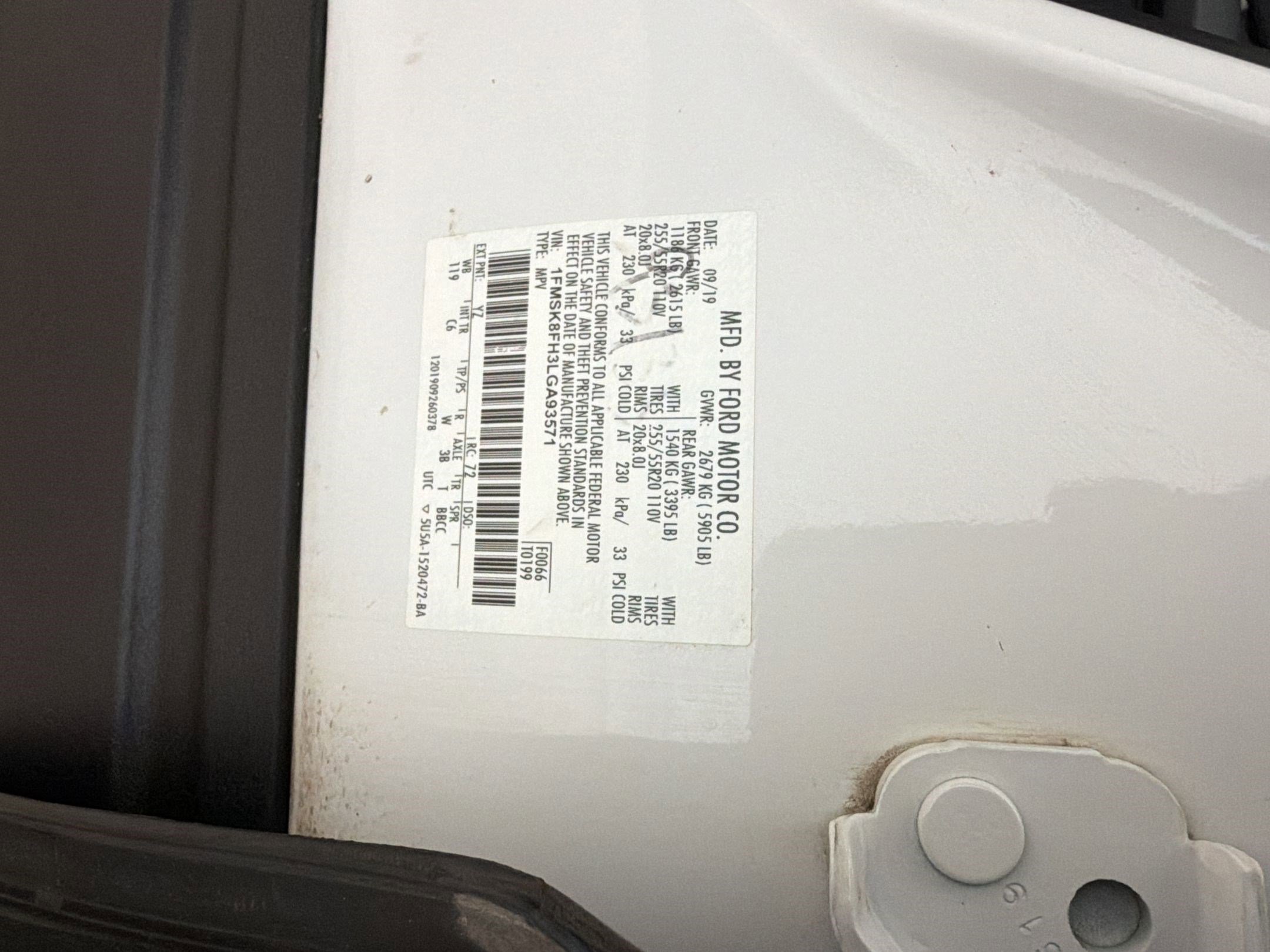 Used 2020 Ford Explorer Limited image 16