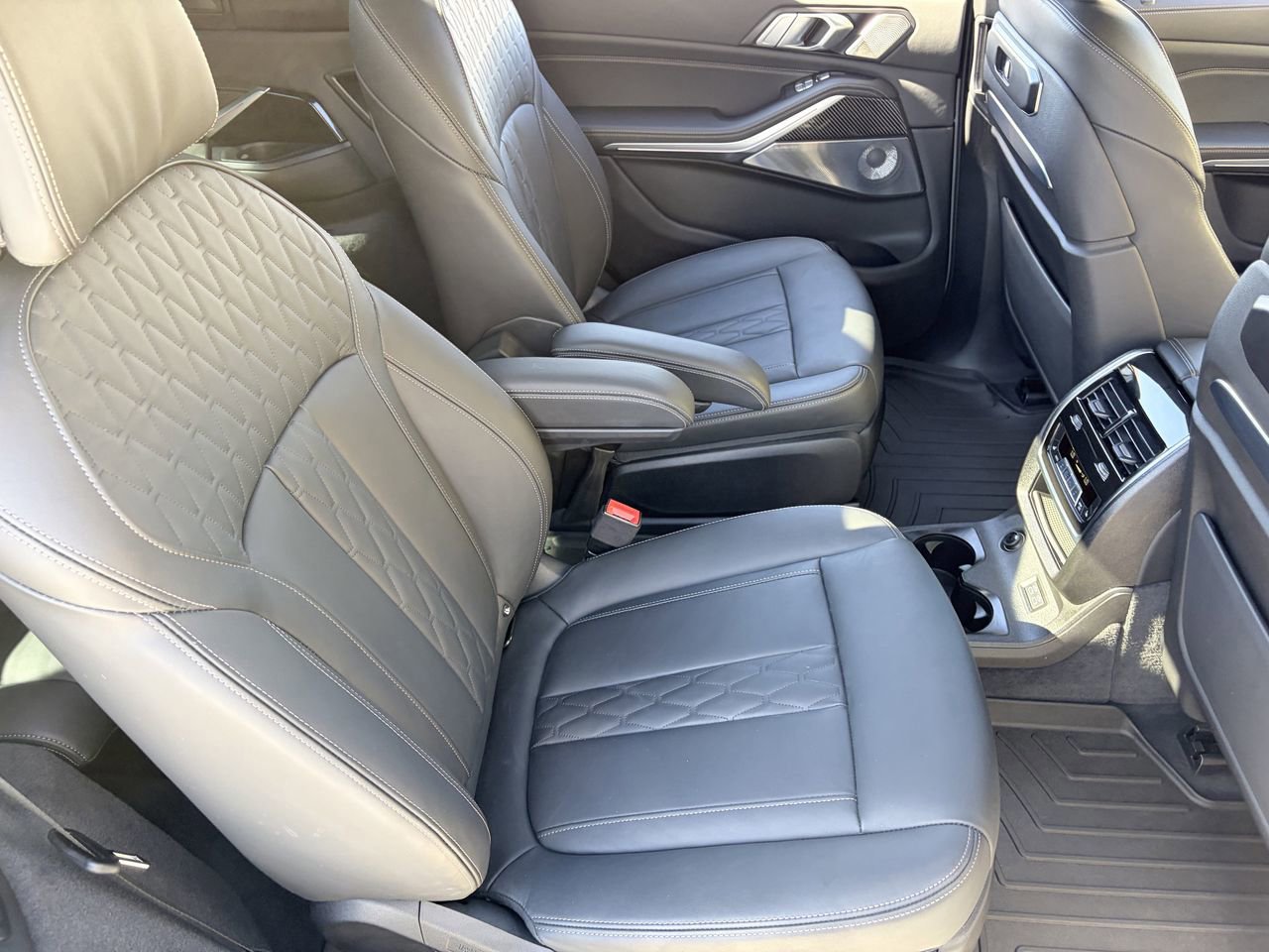 Used 2025 BMW X7 M60i image 14