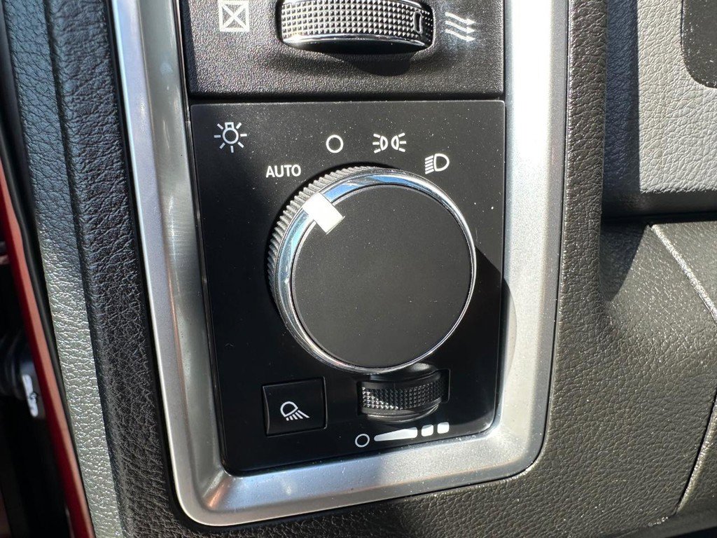 Used 2019 RAM 1500 Classic SLT image 36