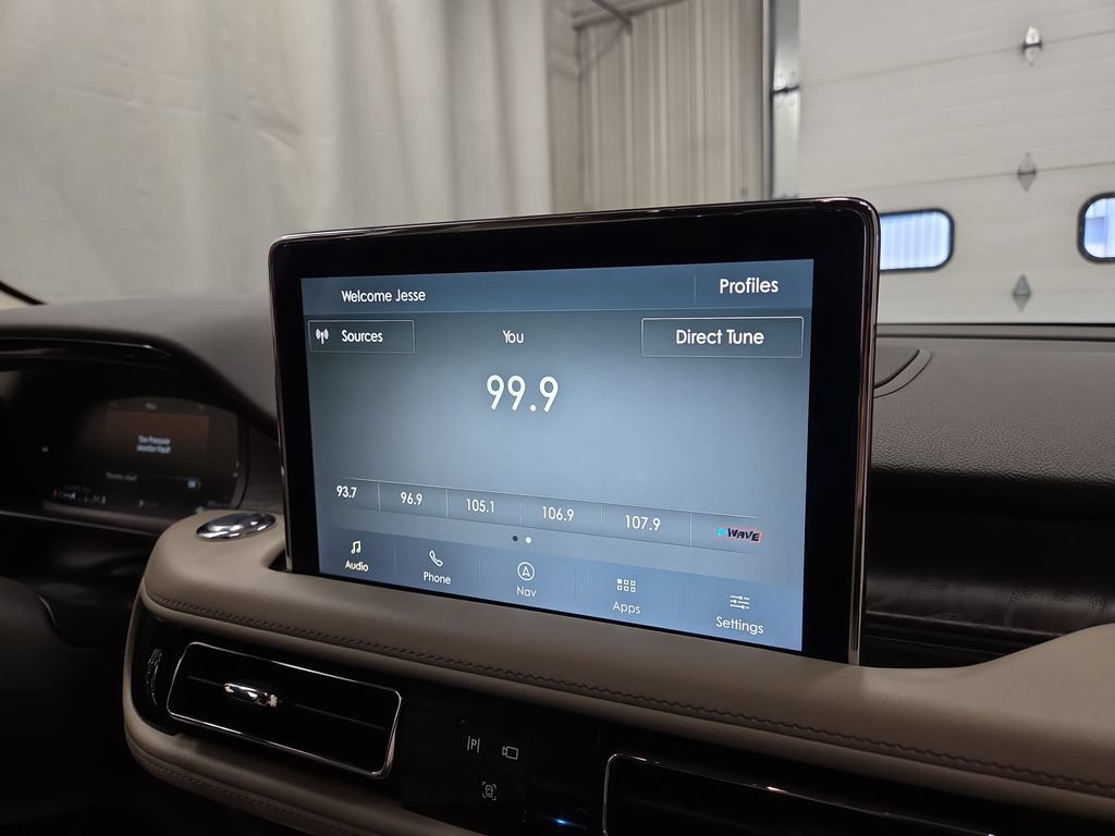 Used 2020 Lincoln Aviator Reserve w/ Equipment Group 201A AWD/4WD image 16