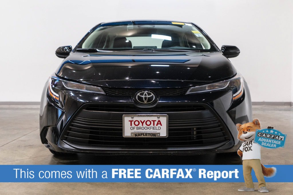 Used 2024 Toyota Corolla LE FWD image 2