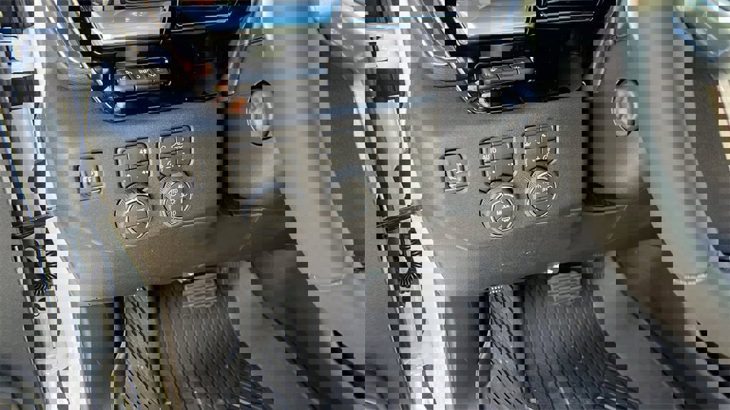 New 2026 Chevrolet Silverado 1500 LTZ w/ LTZ Premium Package image 20