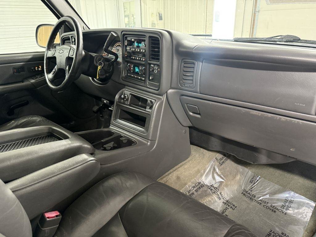Used 2004 Chevrolet Silverado 2500 LT w/ Skid Plate Package AWD/4WD image 32