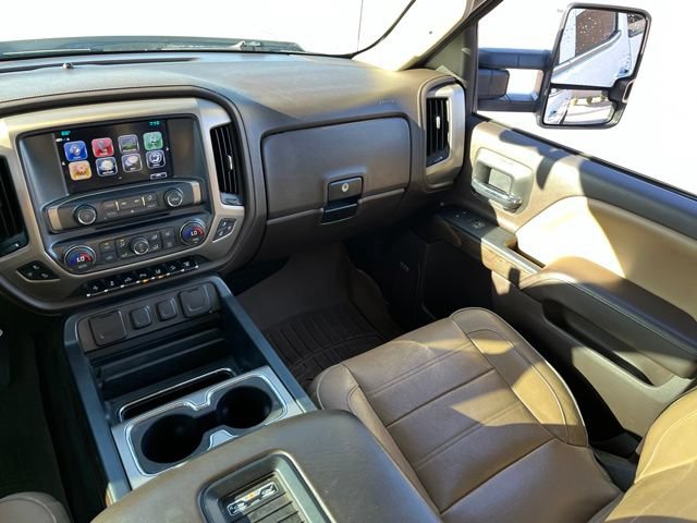 Used 2017 GMC Sierra 2500 Denali w/ Duramax Plus Package AWD/4WD image 12