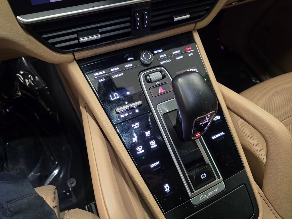 Used 2023 Porsche Cayenne image 27