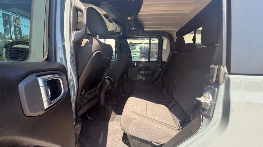 Used 2026 Jeep Gladiator Mojave AWD/4WD image 7