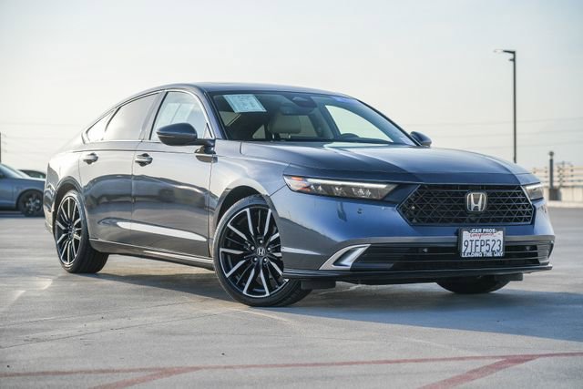 Used 2025 Honda Accord Touring image 2