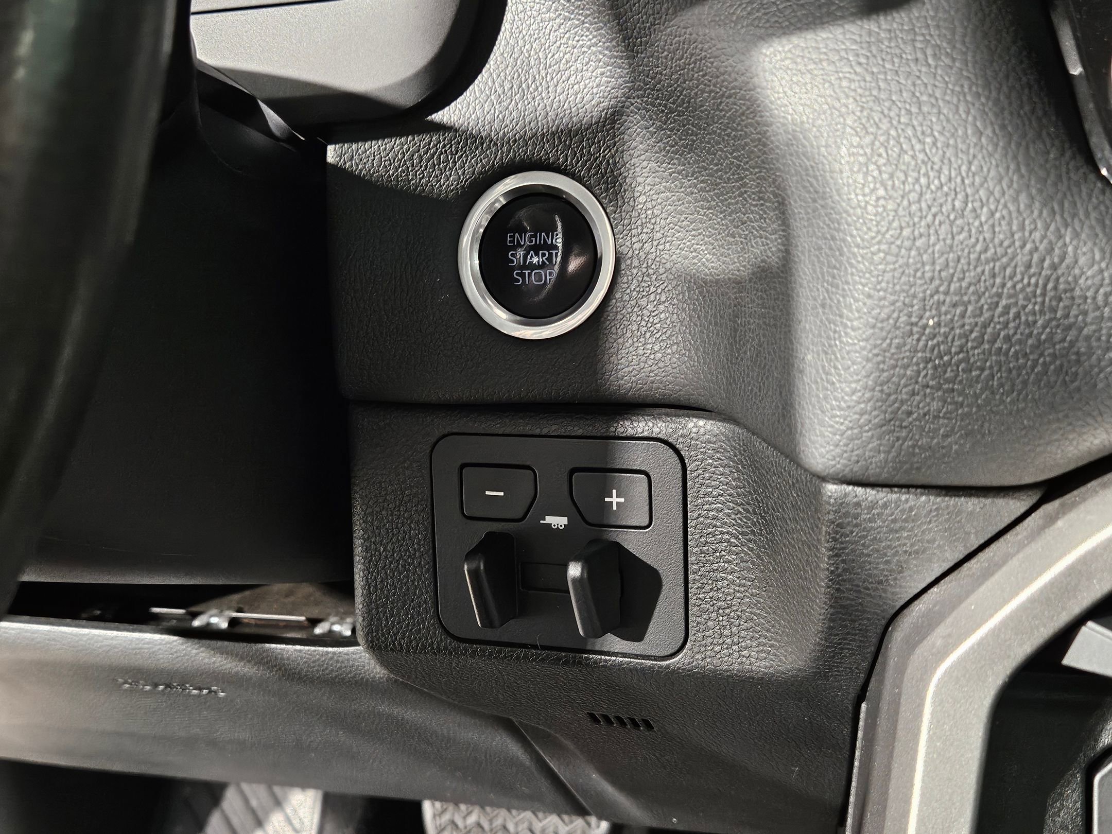 Used 2023 Toyota Tundra Limited w/ Power Package image 34