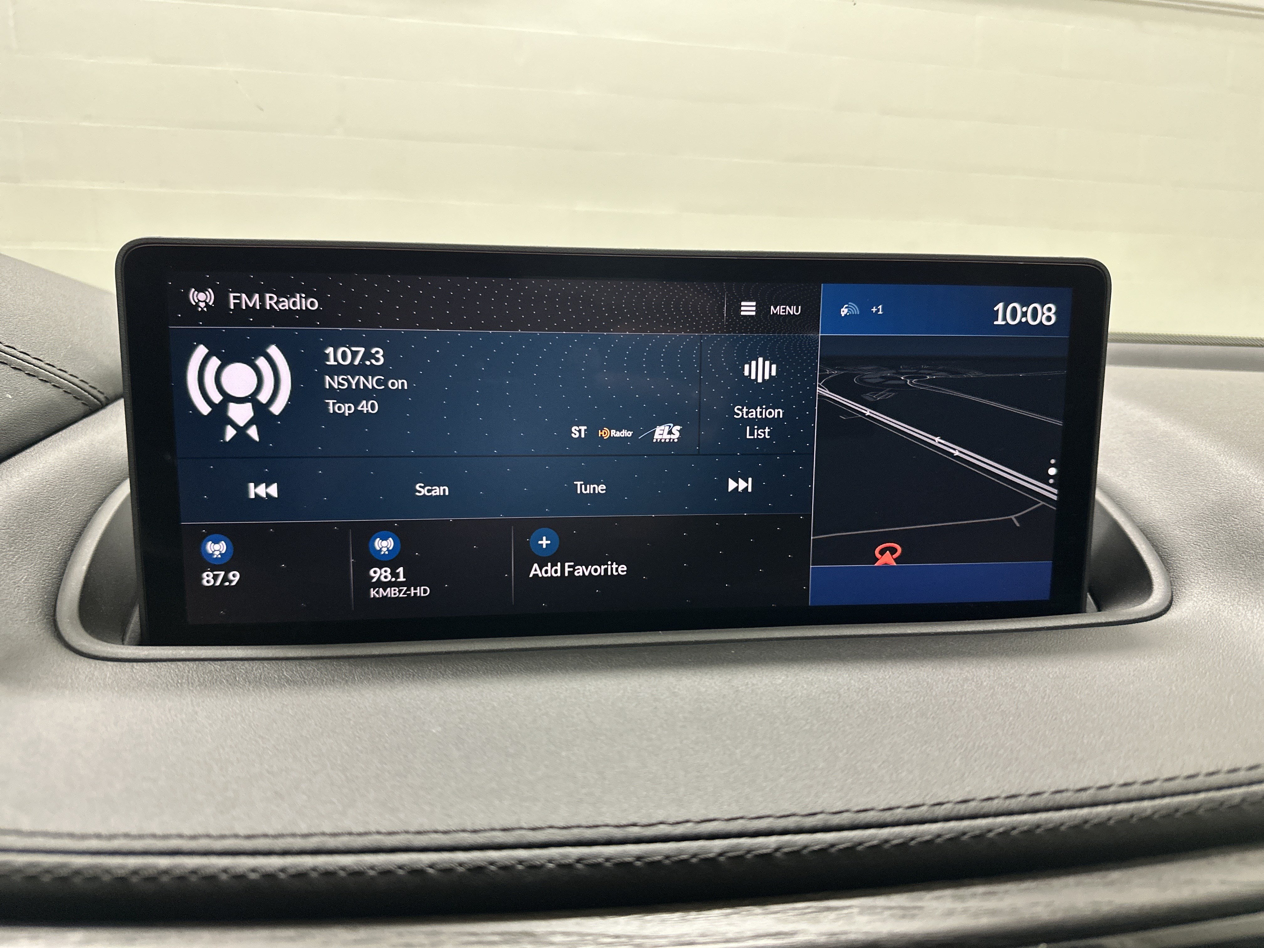 Used 2023 Acura MDX SH-AWD w/ Advance Package image 23