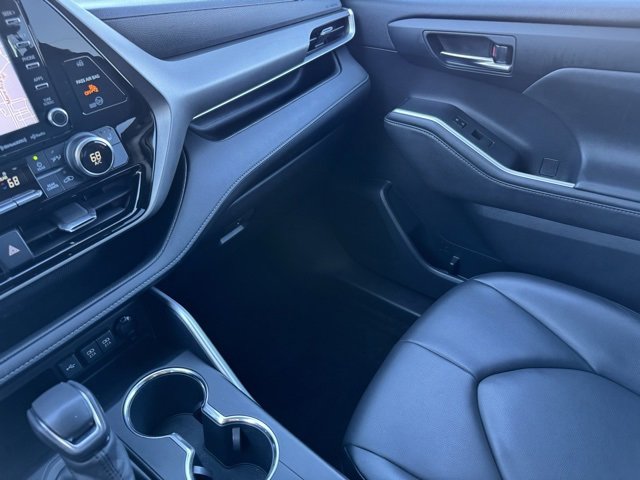 Certified 2020 Toyota Highlander XLE image 27