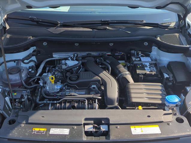 New 2026 Volkswagen Taos SE image 19