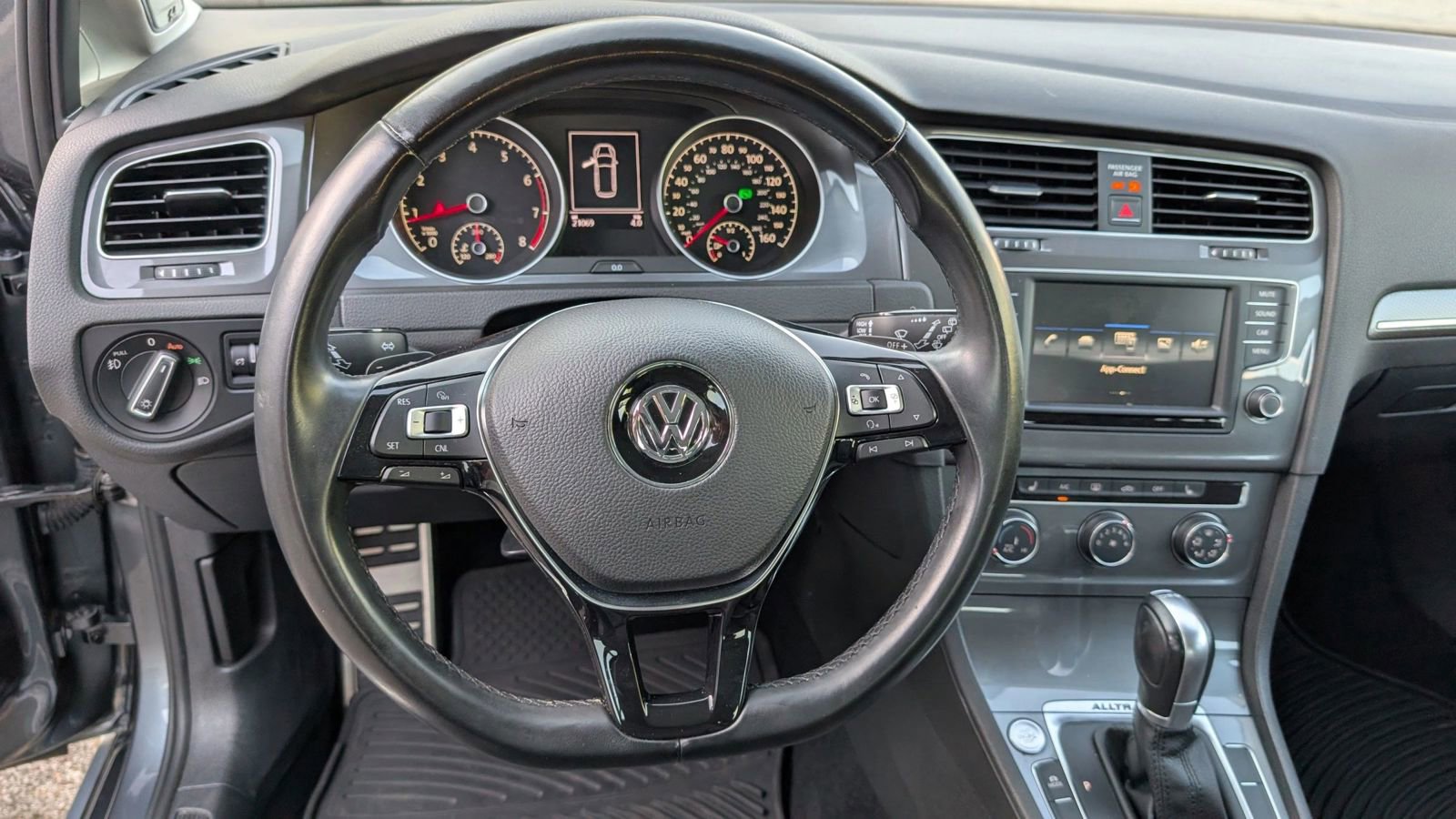 Used 2017 Volkswagen Golf Alltrack SE image 20