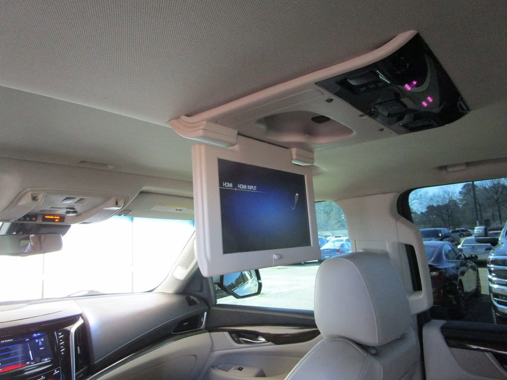 Used 2020 Cadillac Escalade Luxury image 23