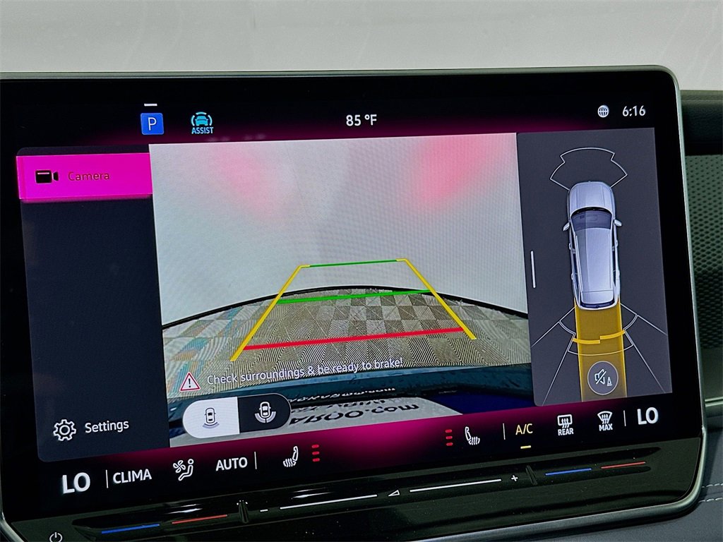 New 2025 Volkswagen Tiguan SE image 23