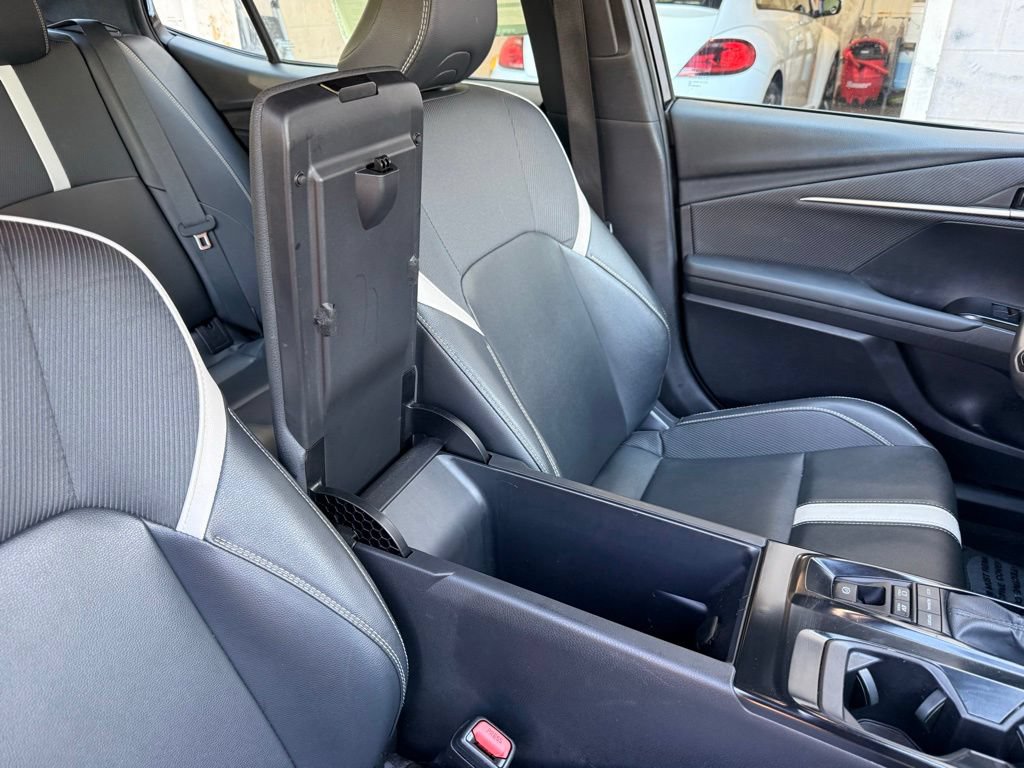 Used 2025 Toyota Camry SE FWD image 39