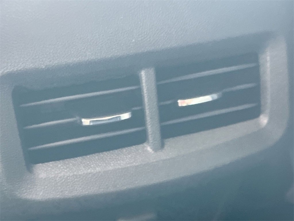 Used 2020 Chevrolet Equinox LS image 31