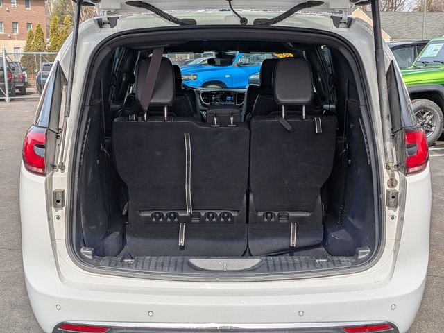 Certified 2025 Chrysler Pacifica Select image 26
