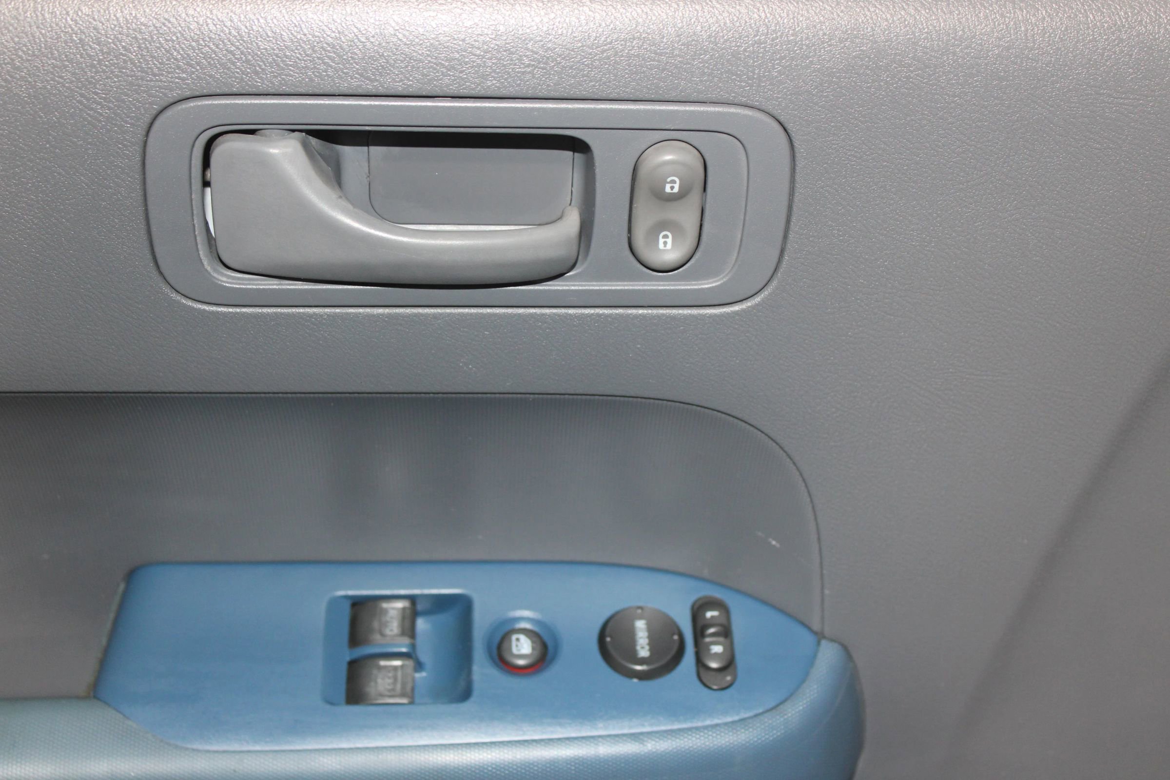 Used 2004 Honda Element EX image 6