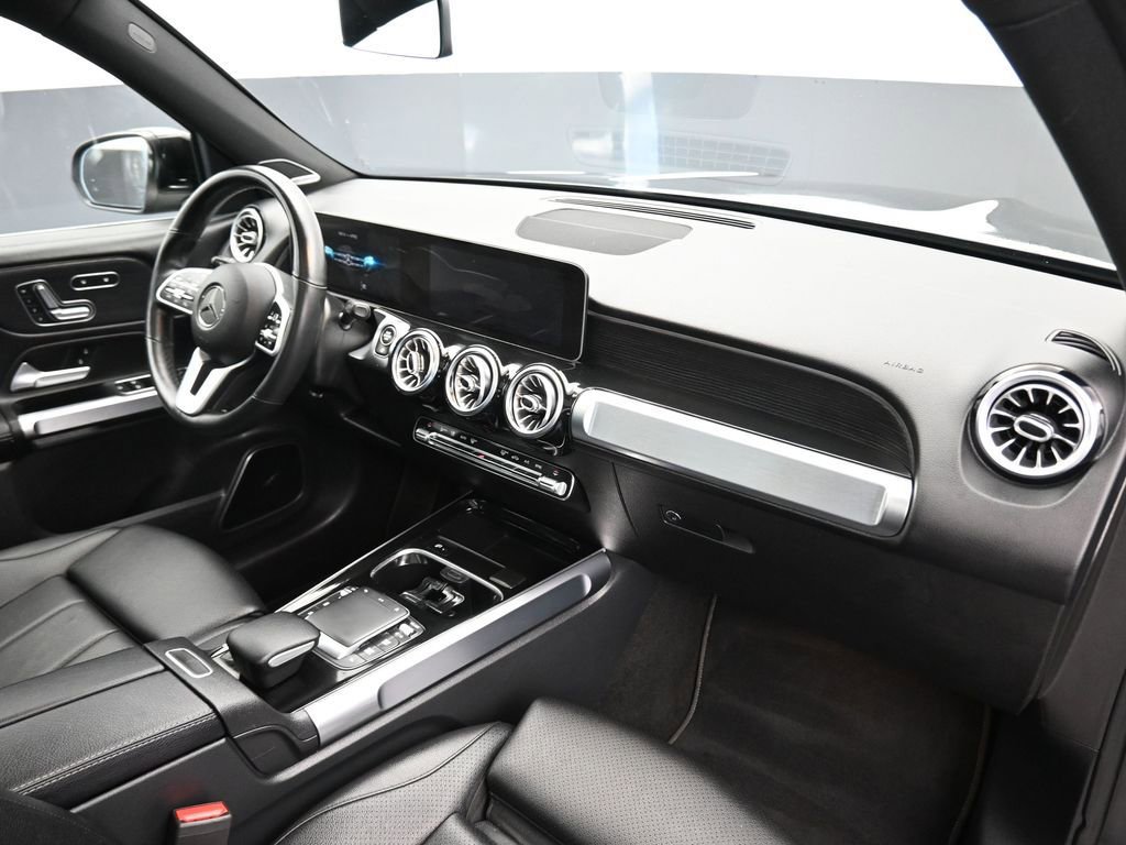Used 2021 Mercedes-Benz GLB 250 4MATIC w/ Premium Package image 48