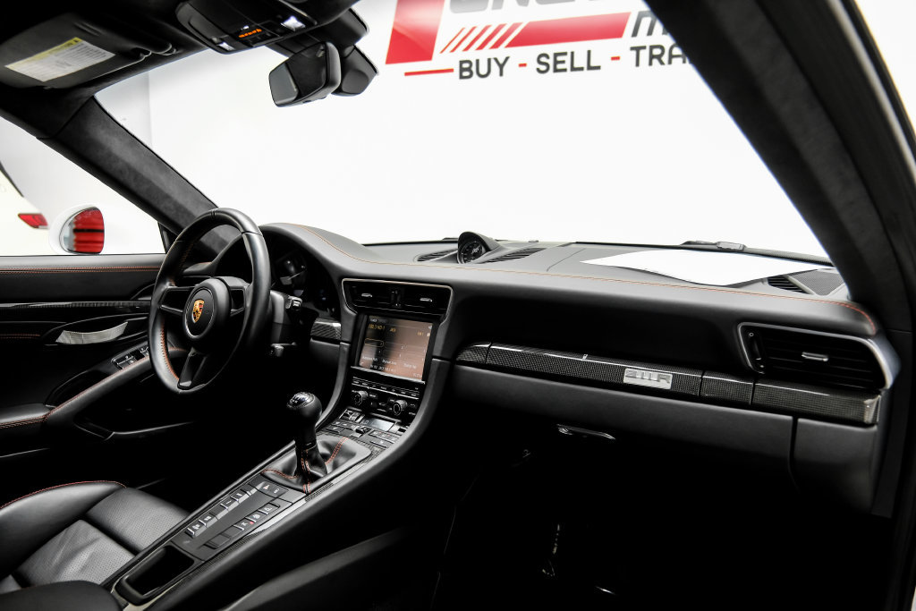 Used 2016 Porsche 911 R RWD image 15