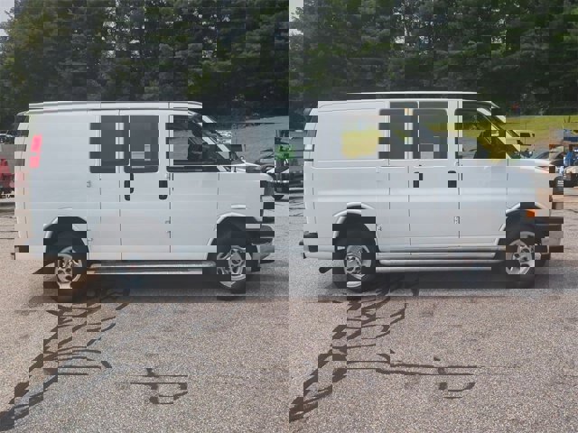 Used 2023 GMC Savana 2500 w/ Driver Convenience Package image 2
