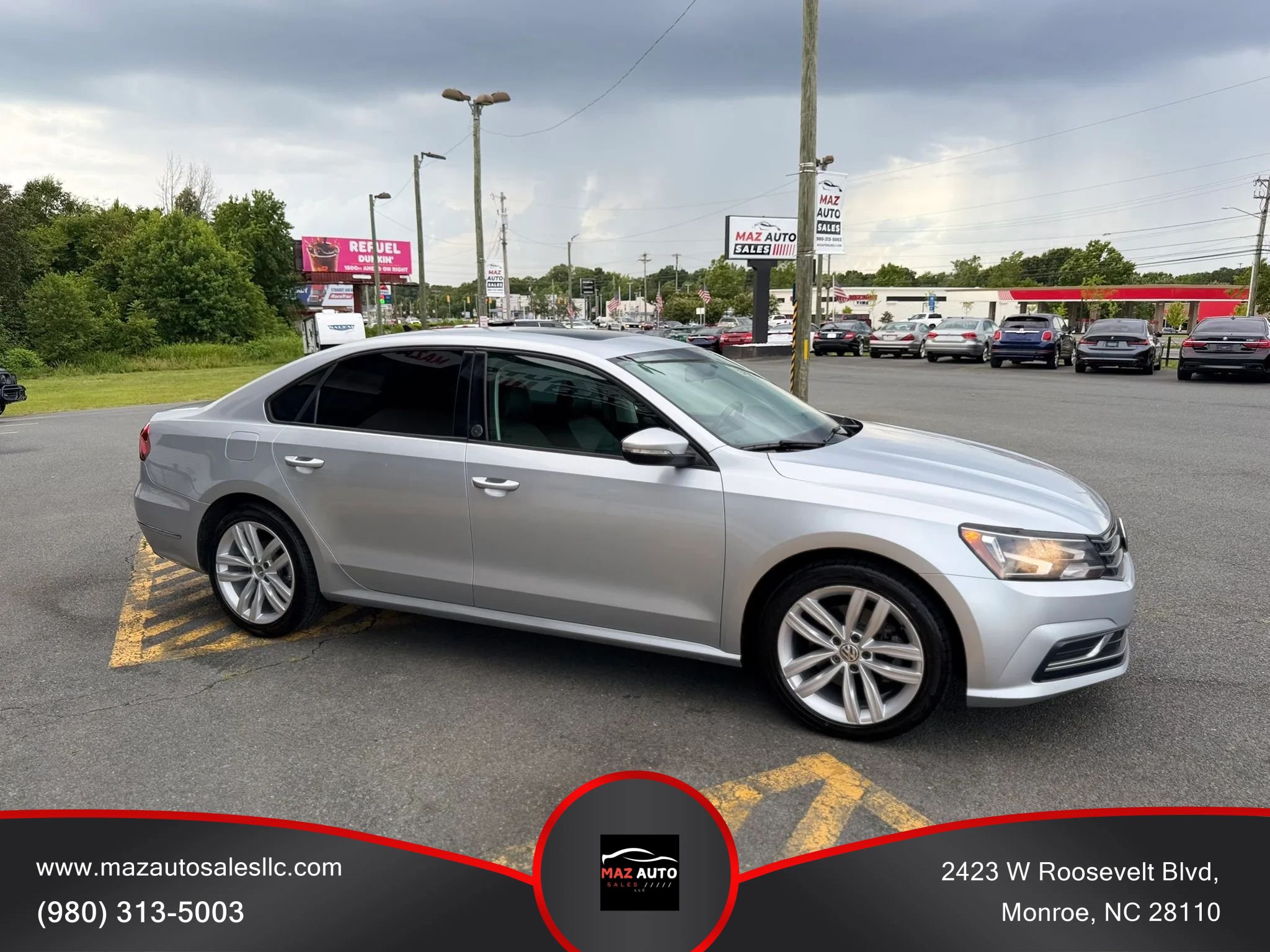Used 2019 Volkswagen Passat 2.0T Wolfsburg w/ Wheels & Sunroof Package FWD image 3