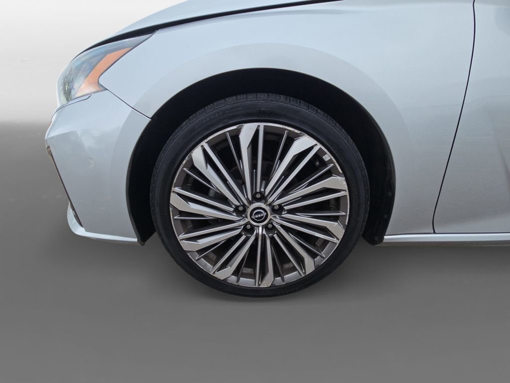 Used 2023 Nissan Altima 2.5 SL FWD image 15