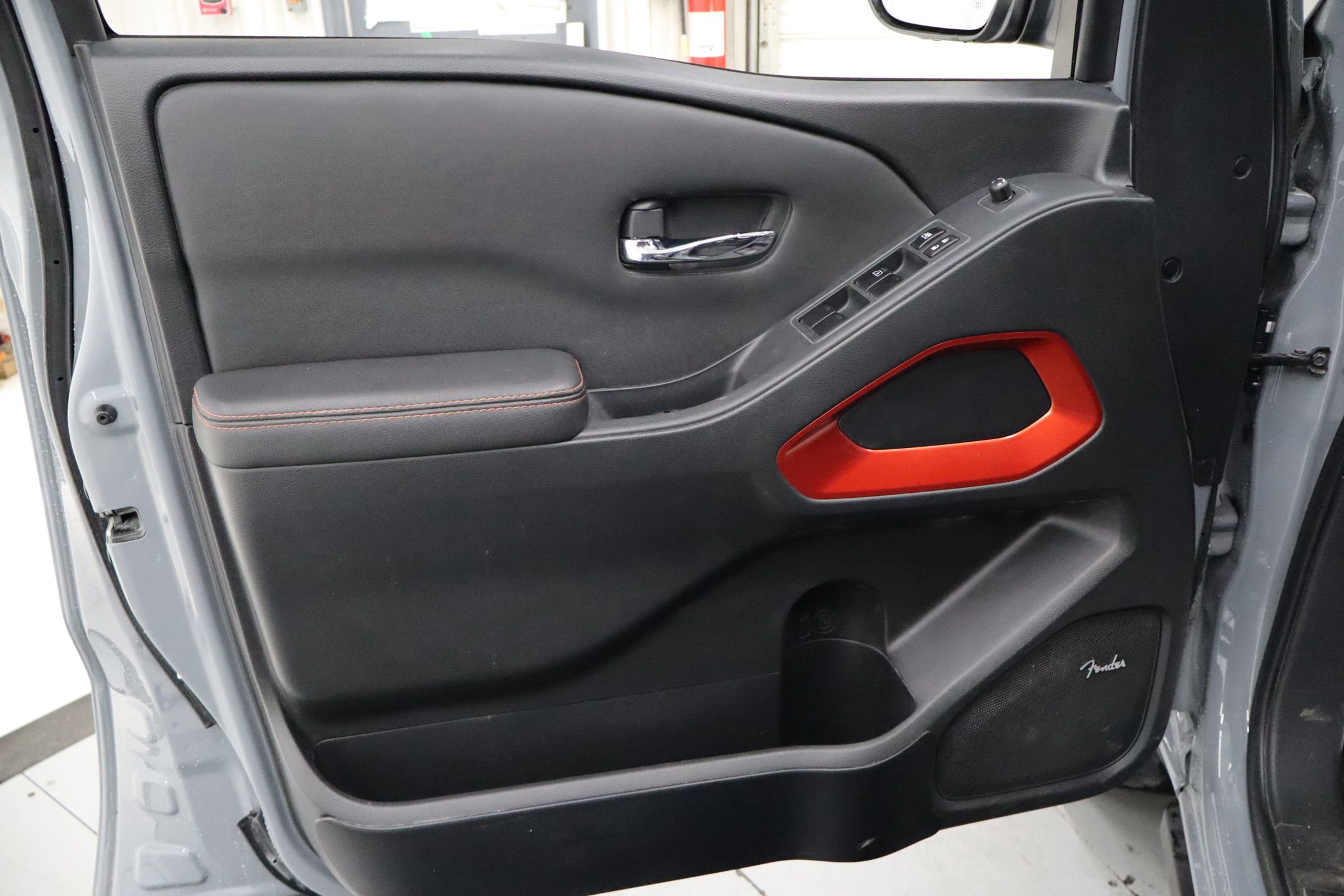 Used 2023 Nissan Frontier PRO-4X w/ Pro Convenience Package image 8