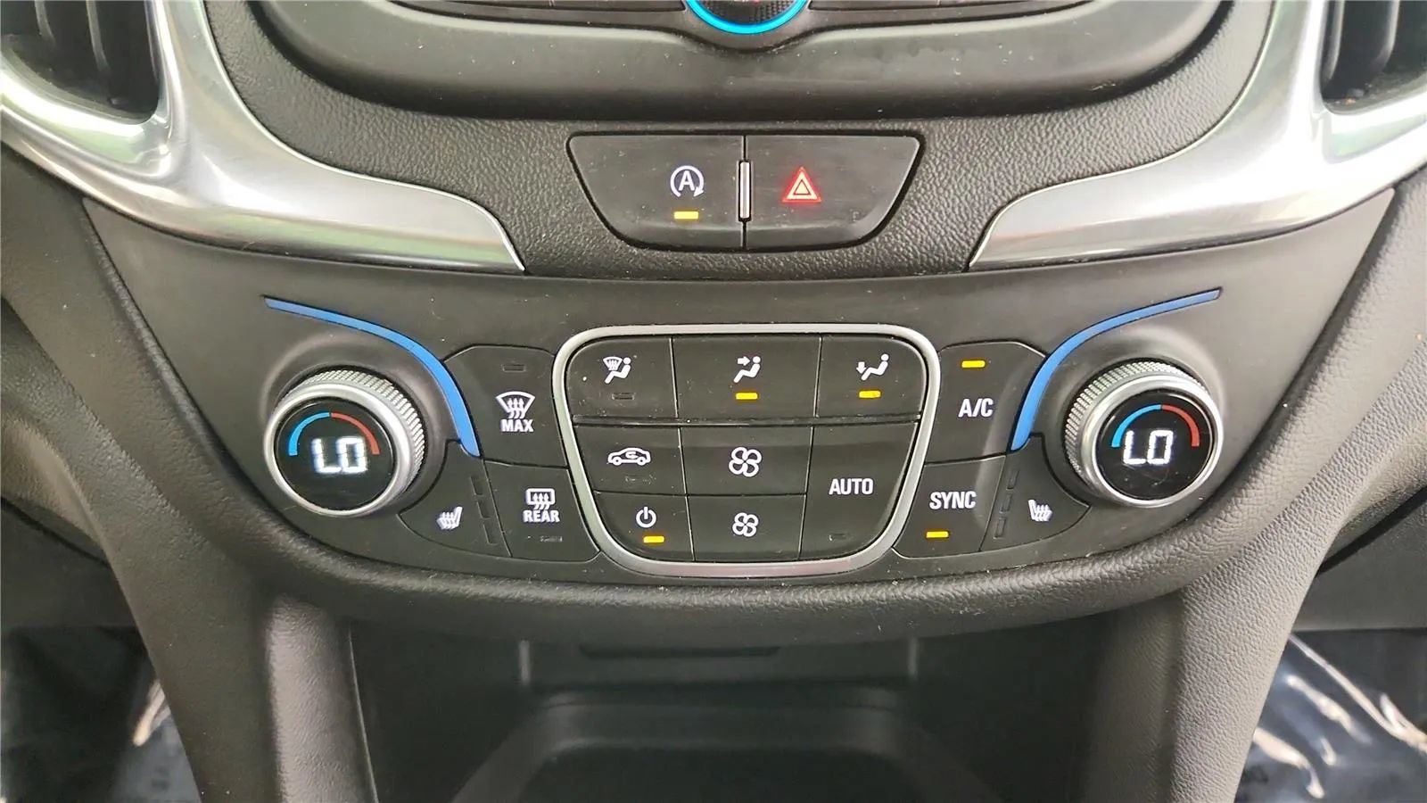 Used 2022 Chevrolet Equinox LT FWD image 19