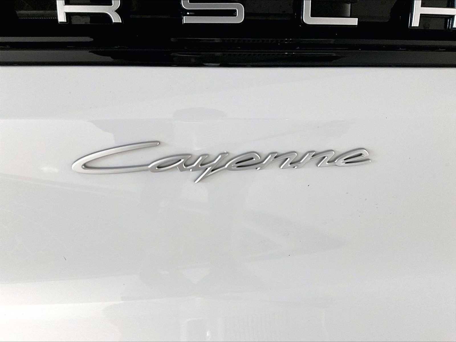 Used 2025 Porsche Cayenne Coupe image 36