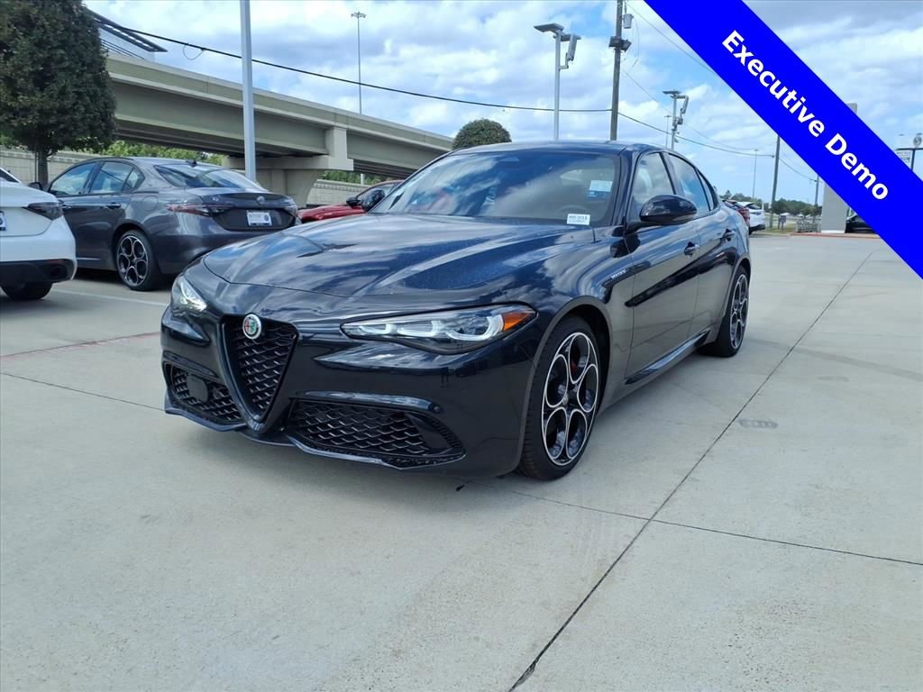 New 2025 Alfa Romeo Giulia w/ Veloce Package Rwd image 2
