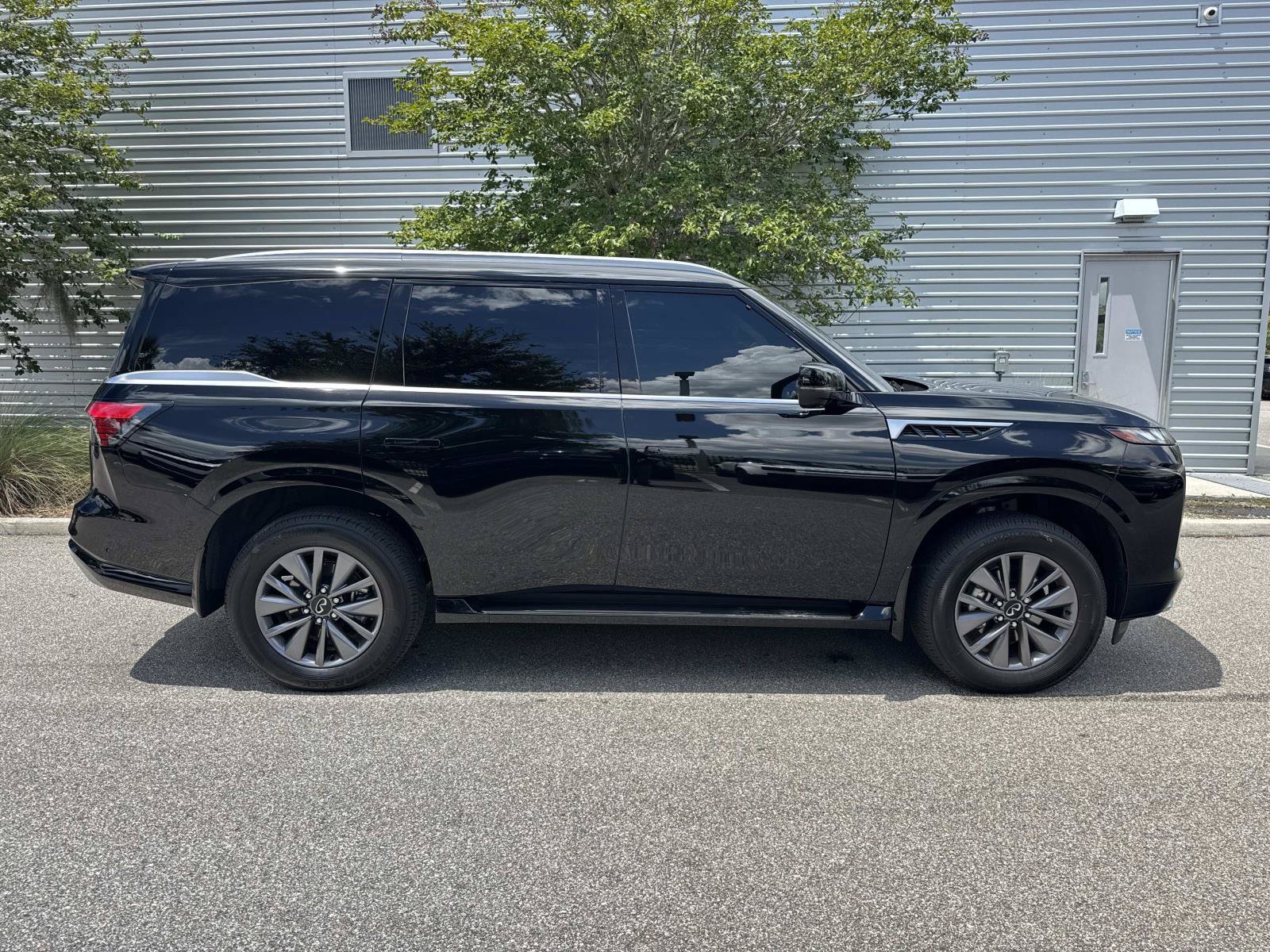 Used 2026 INFINITI QX80 Pure w/ Cargo Package RWD image 5