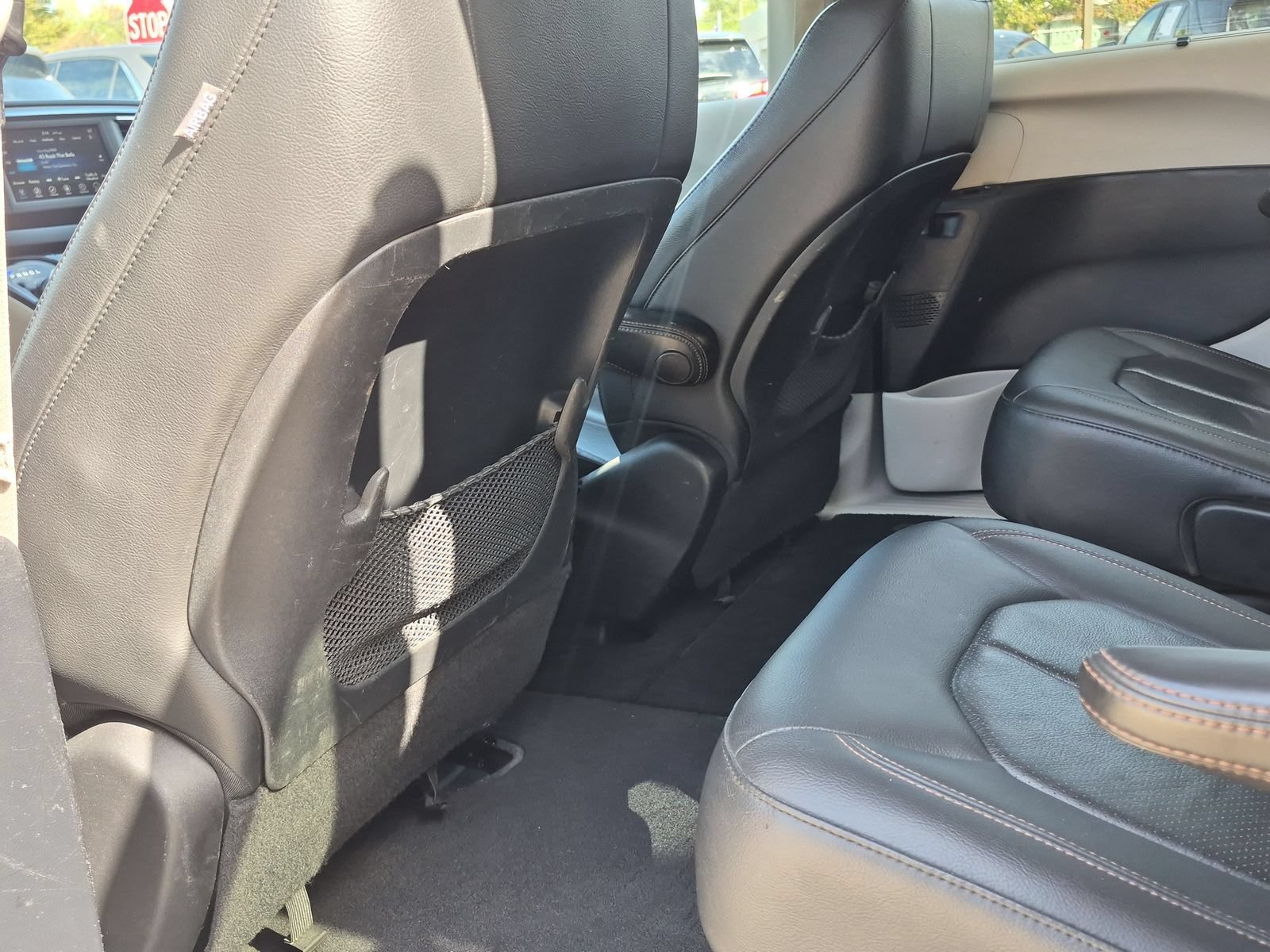 Used 2019 Chrysler Pacifica Touring-L FWD image 19