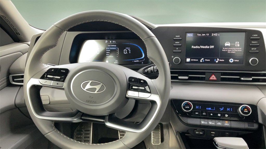 Certified 2025 Hyundai Elantra Sport image 13