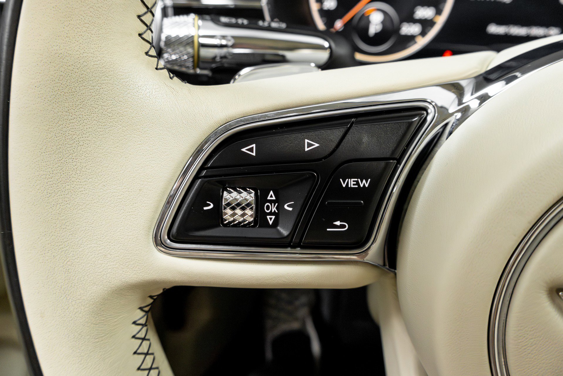 Used 2021 Bentley Flying Spur W12 image 64