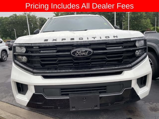 Used 2026 Ford Expedition Platinum w/ Stealth Appearance Package AWD/4WD image 13