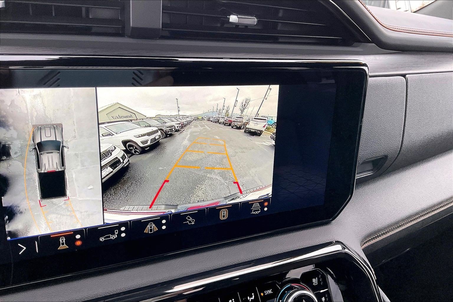 Used 2025 GMC Sierra 3500 AT4 w/ AT4 Premium Plus Package image 21