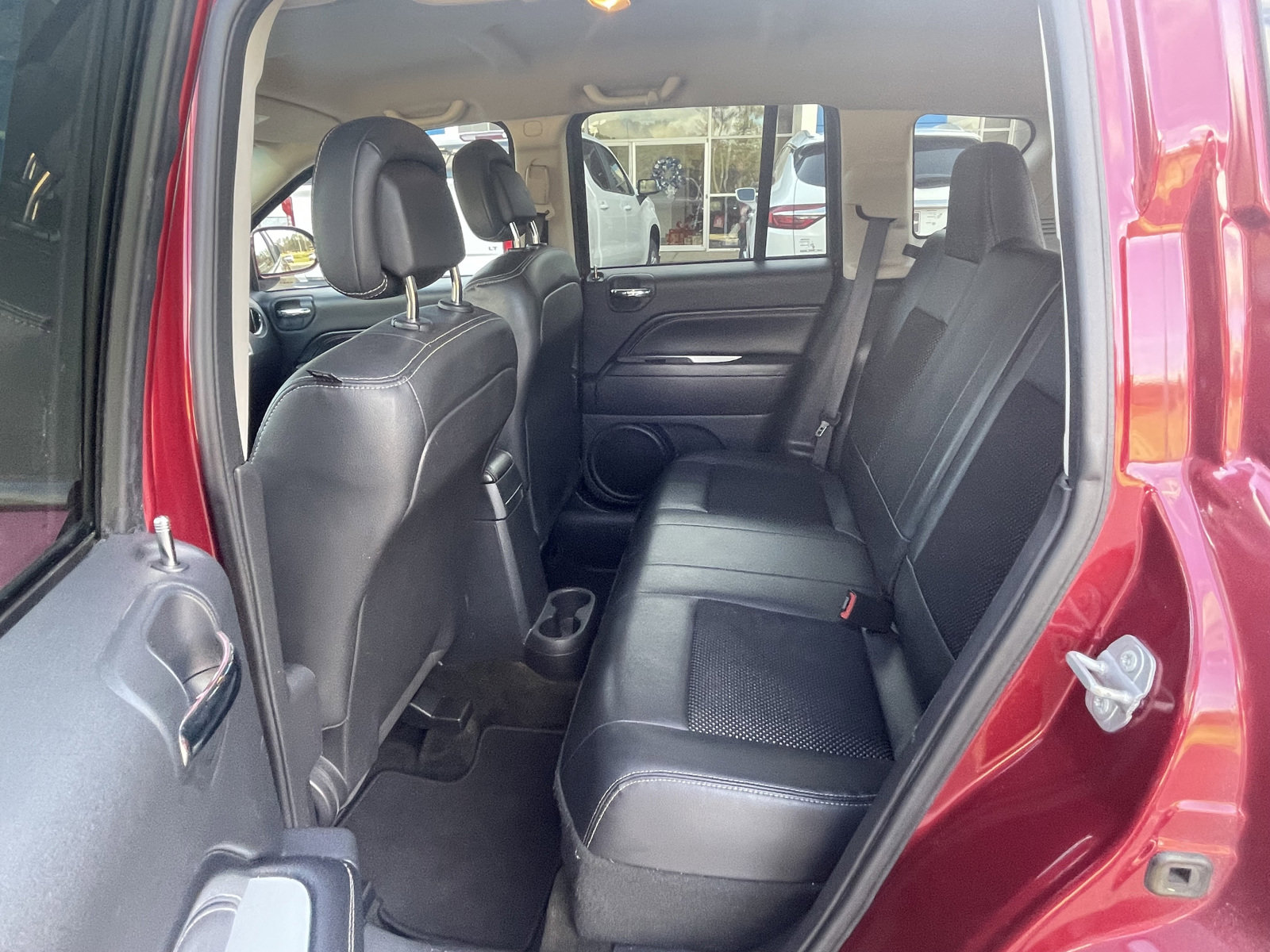 Used 2016 Jeep Compass Latitude image 13