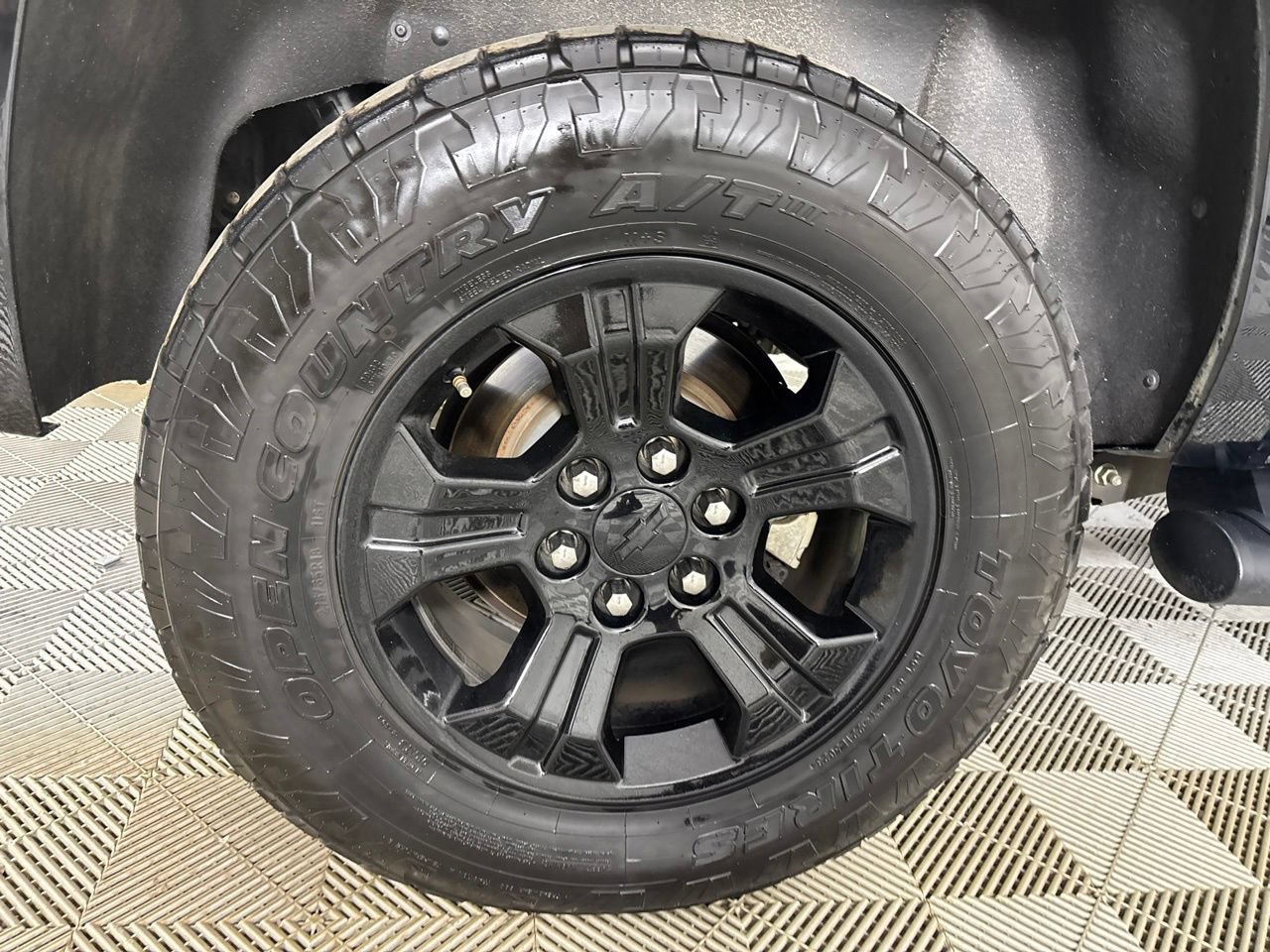 Used 2020 Chevrolet Tahoe LS w/ Enhanced Driver Alert Package AWD/4WD image 31