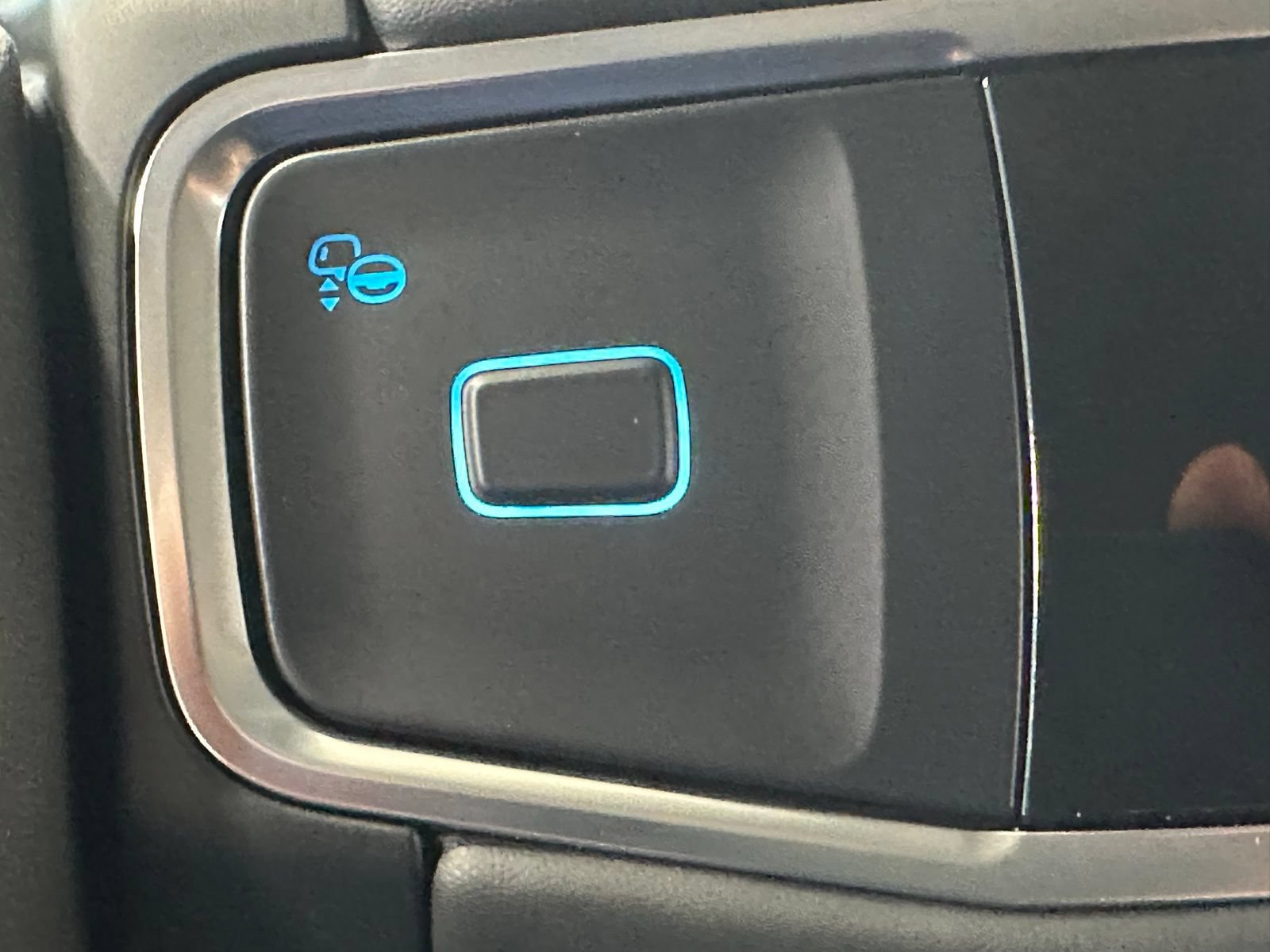 New 2025 Ford Expedition Active RWD image 14