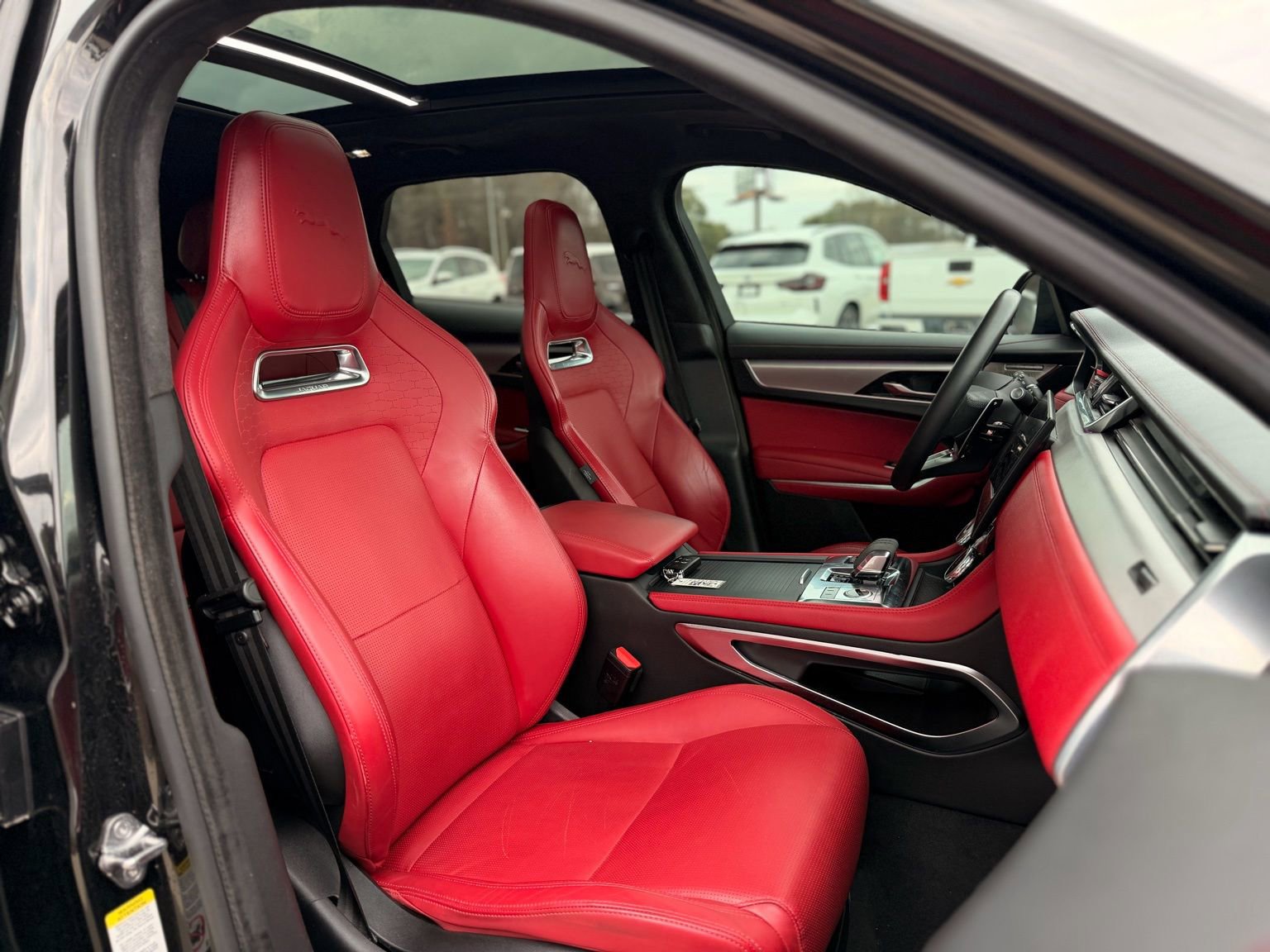 Used 2024 Jaguar F-PACE R-Dynamic S image 24