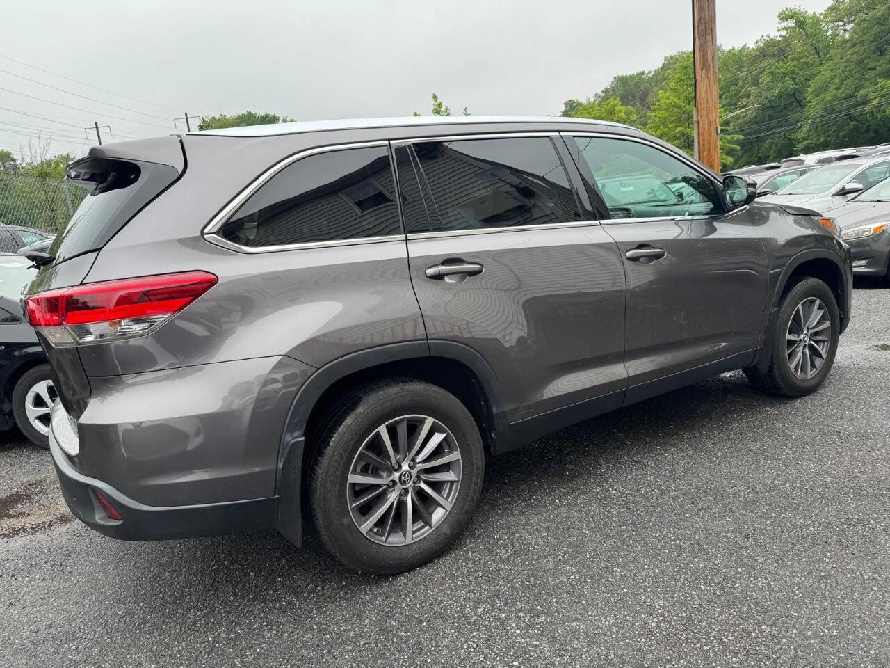 Used 2019 Toyota Highlander XLE image 11