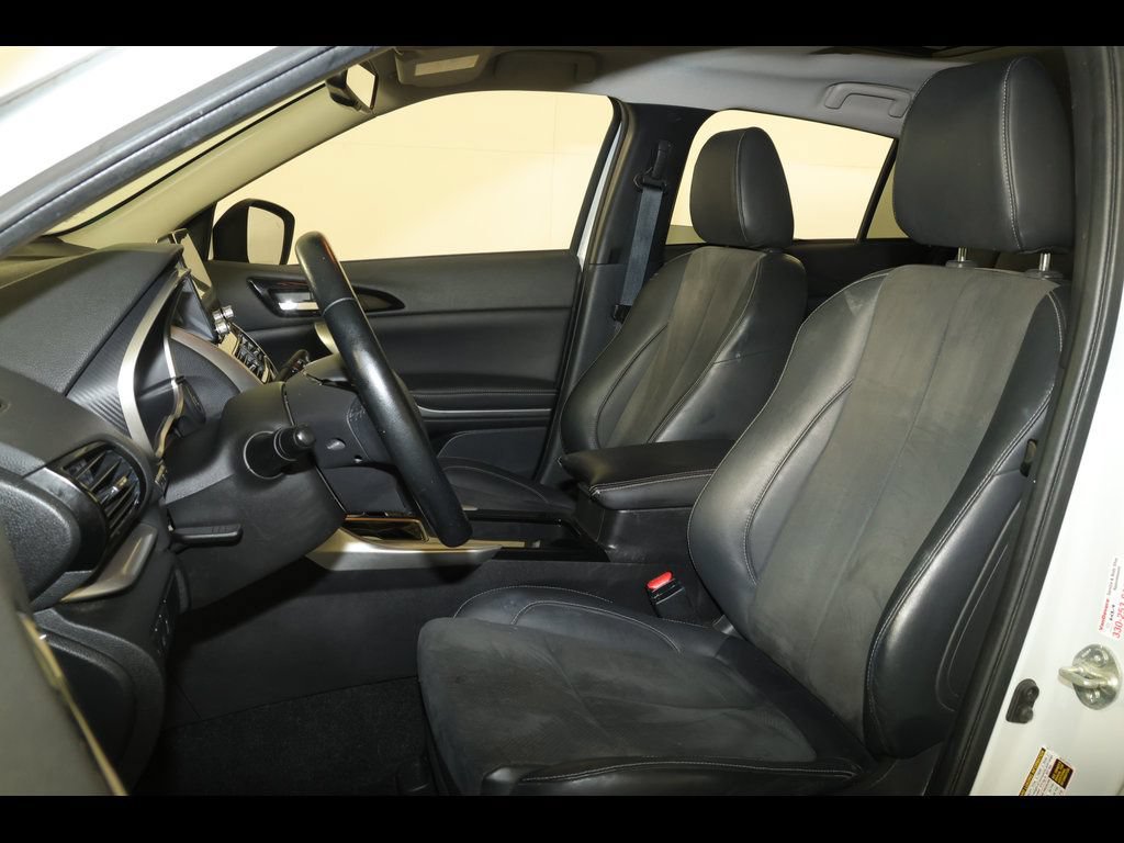 Used 2022 Mitsubishi Eclipse Cross SE FWD image 2