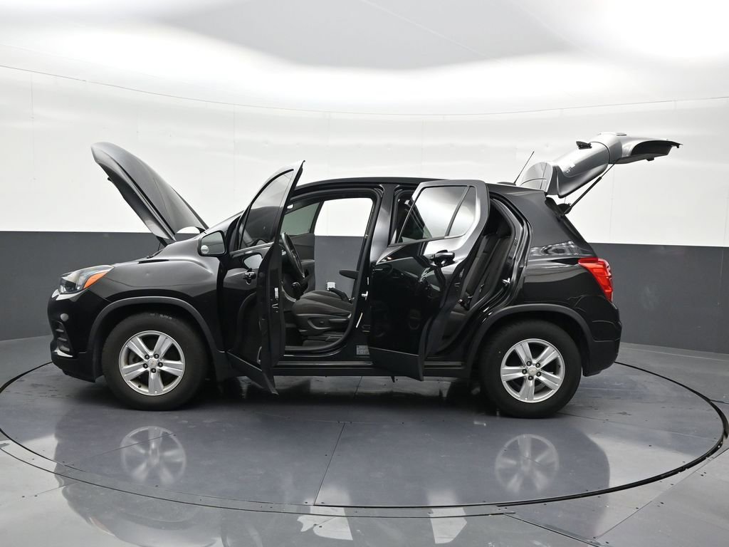 Used 2020 Chevrolet Trax LS image 33