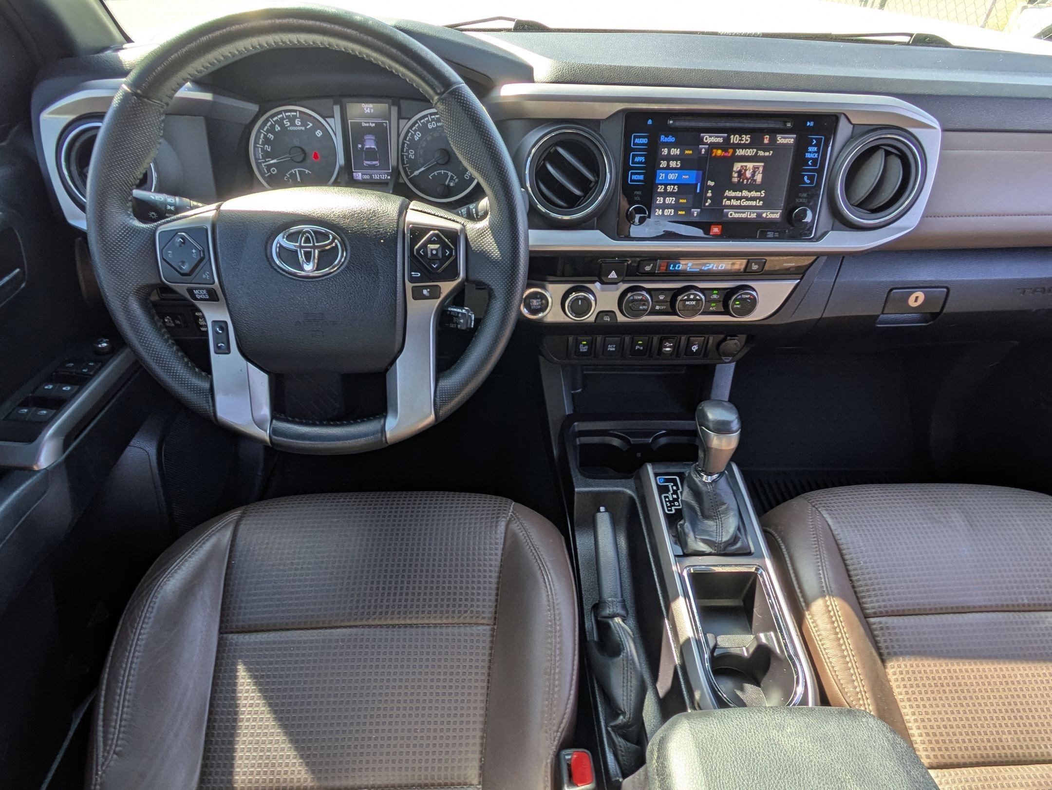 Used 2016 Toyota Tacoma Limited w/ Towing Package image 29