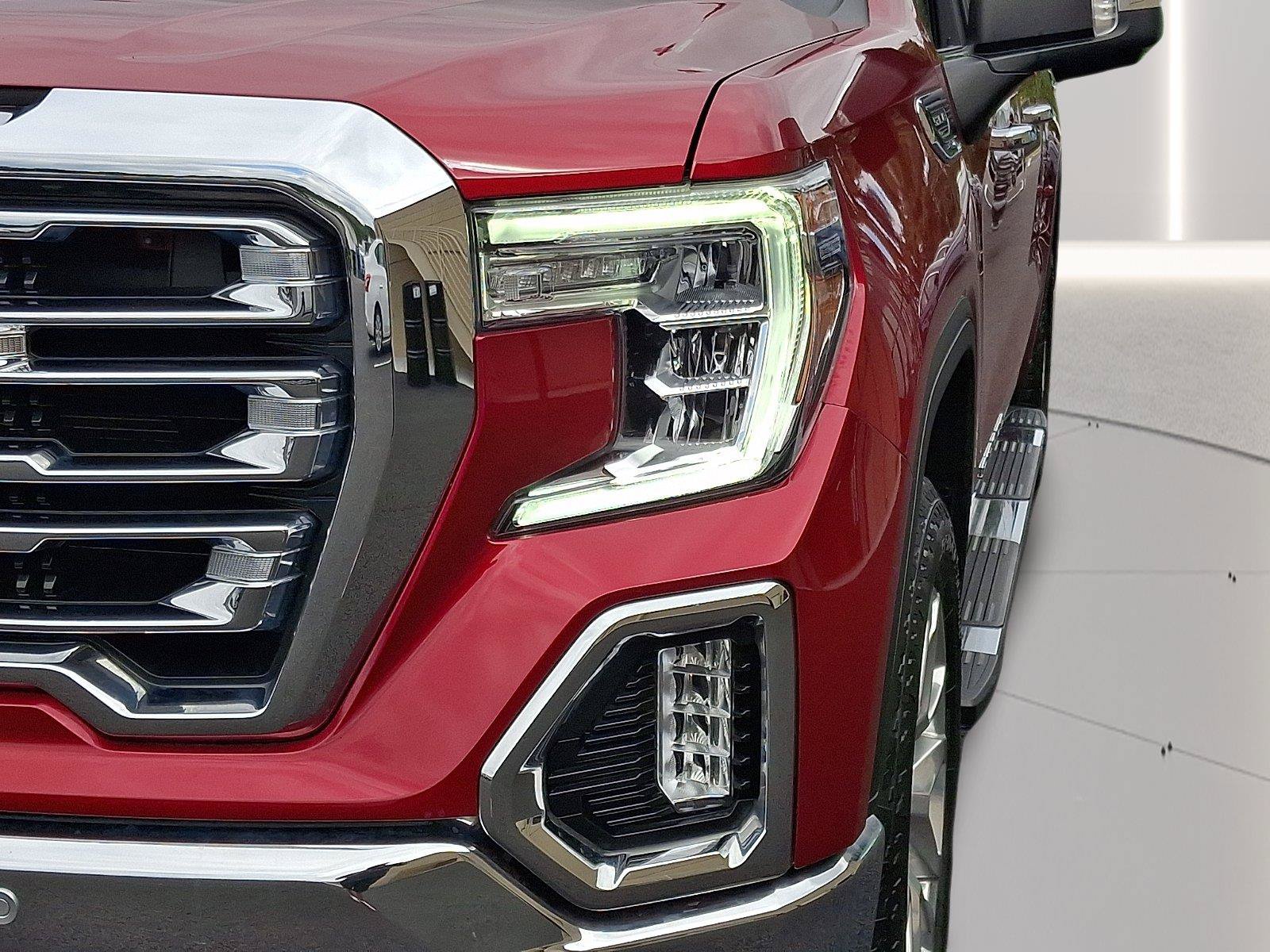 Used 2022 GMC Sierra 1500 SLT w/ SLT Premium Plus Package AWD/4WD image 8