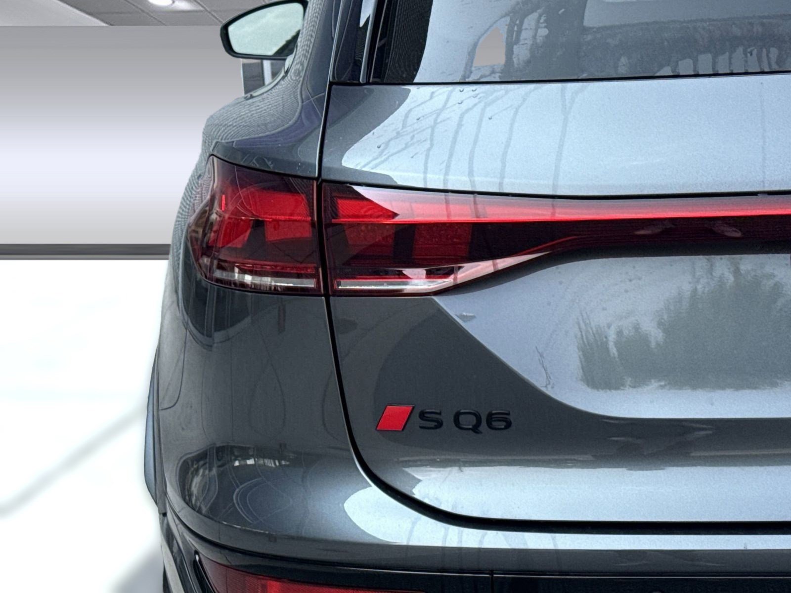 New 2025 Audi SQ6 e-tron Prestige image 13